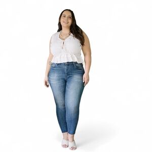 Judy Blue | Chase High Rise, Raw Hem. Relaxed Fit, Size 14W, NWT